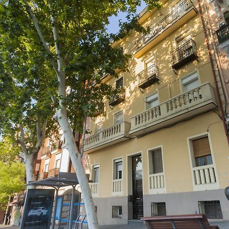 Dobo Rooms Ronda De Segovia Madrid Bagian luar foto
