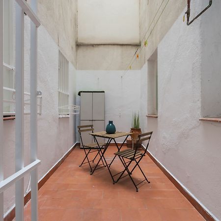 Dobo Rooms Ronda De Segovia Madrid Bagian luar foto