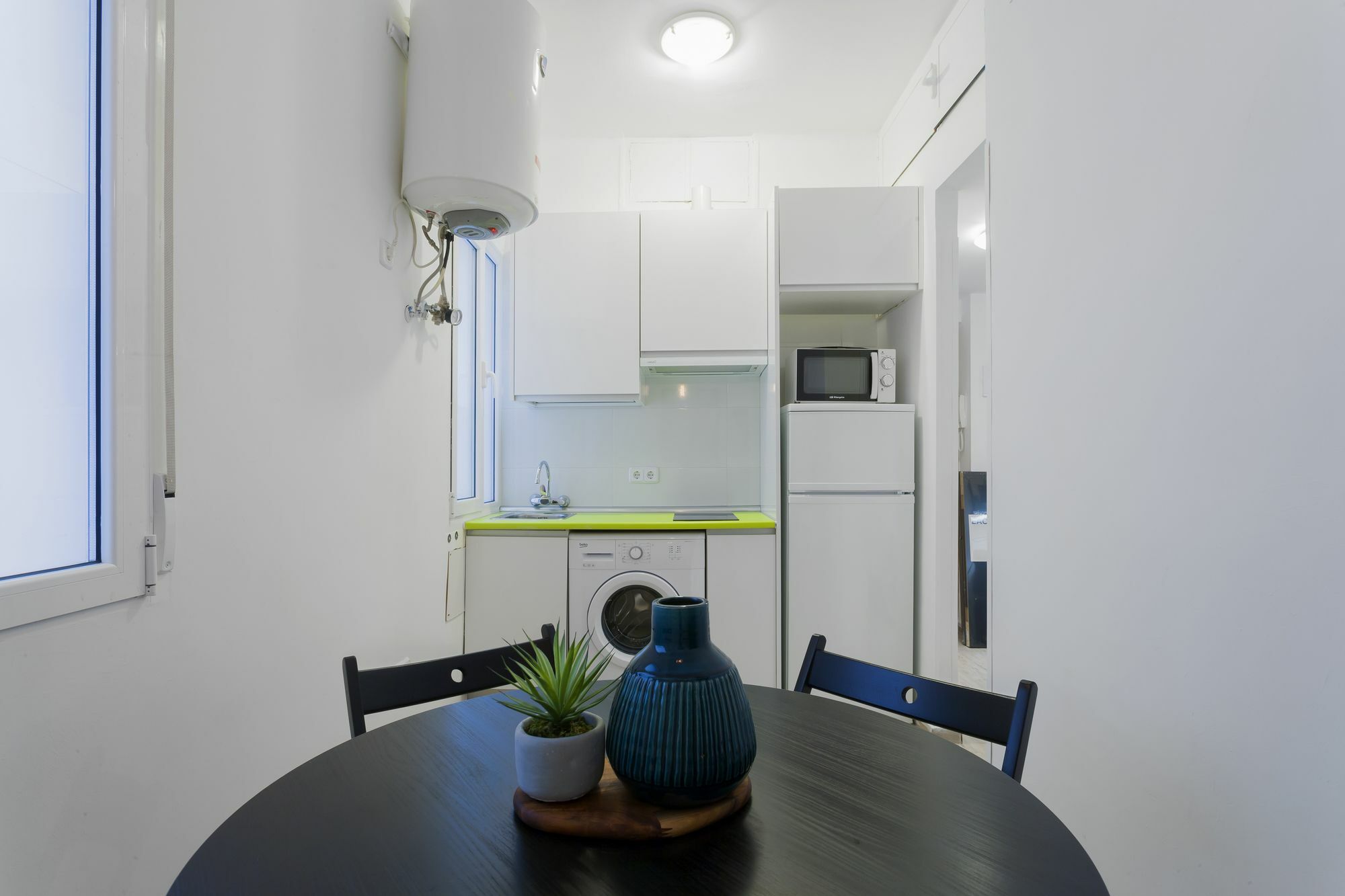 Dobo Rooms Ronda De Segovia Madrid Bagian luar foto