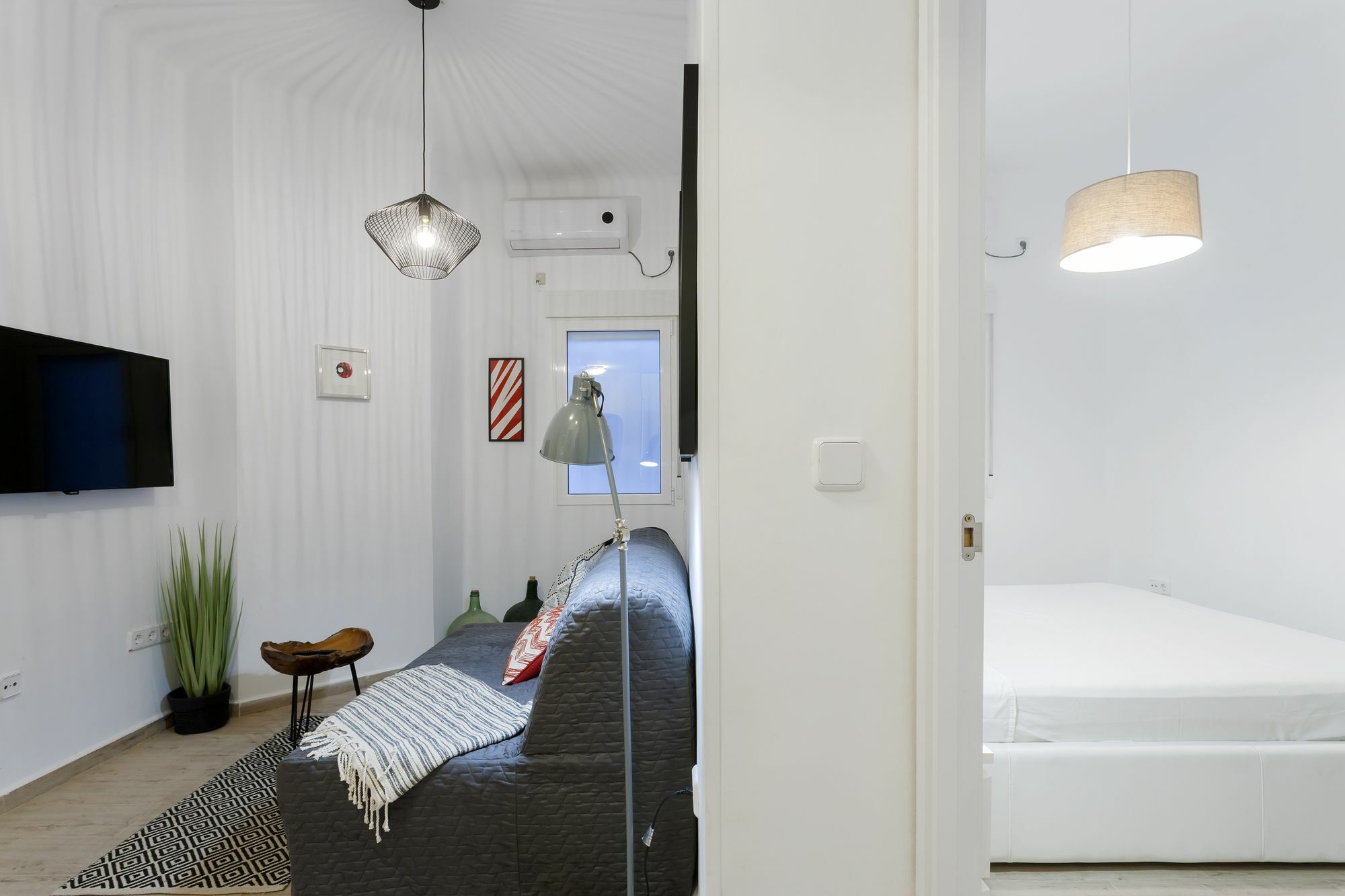 Dobo Rooms Ronda De Segovia Madrid Bagian luar foto