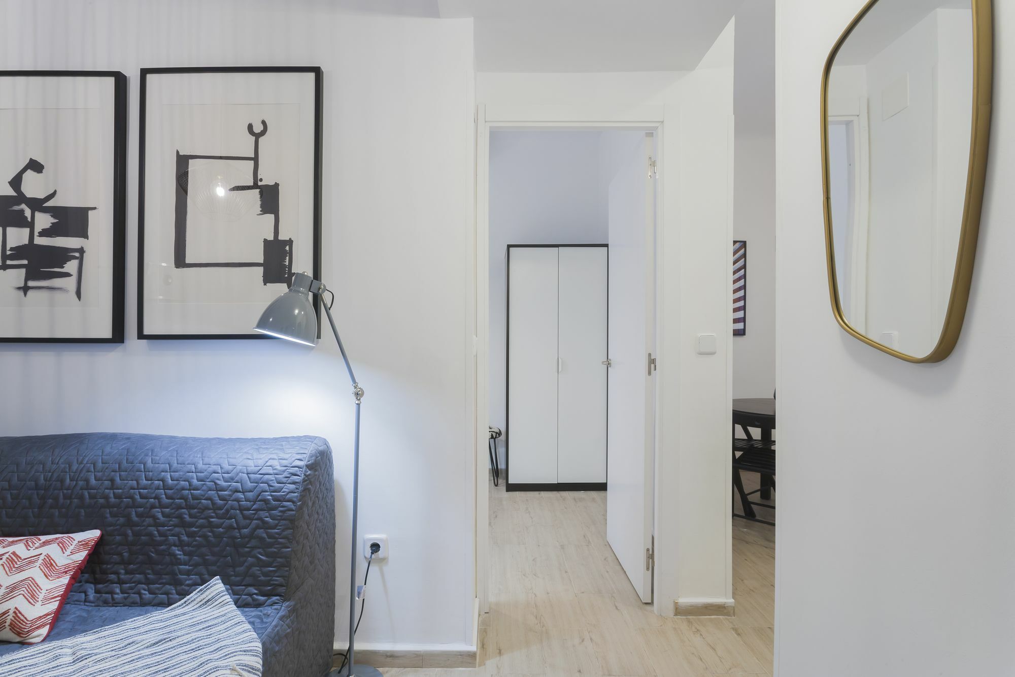 Dobo Rooms Ronda De Segovia Madrid Bagian luar foto